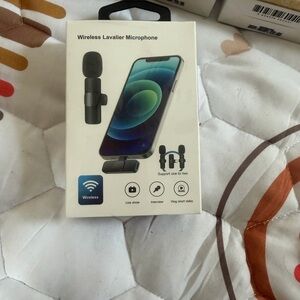 Wireless Lavalier Microphone for Cell Phones - Black